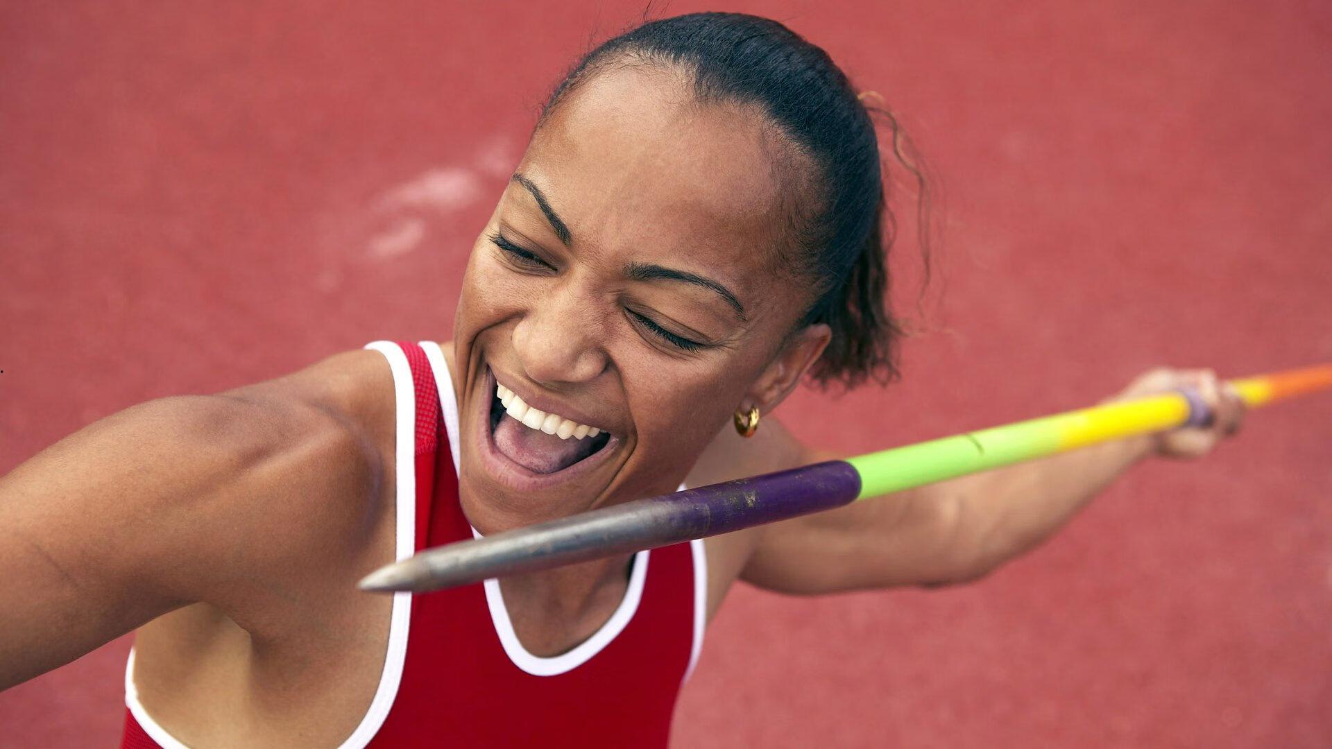 里弗斯谈言论自由与责任边界 体育界热议运动员社会发声的平衡之道