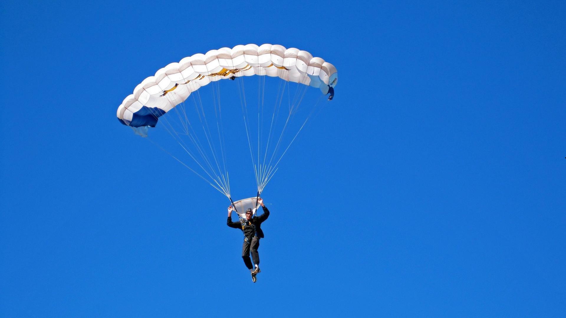 龙赛罗盛赞阿隆索皇马执教开局，他为此地创造历史而来